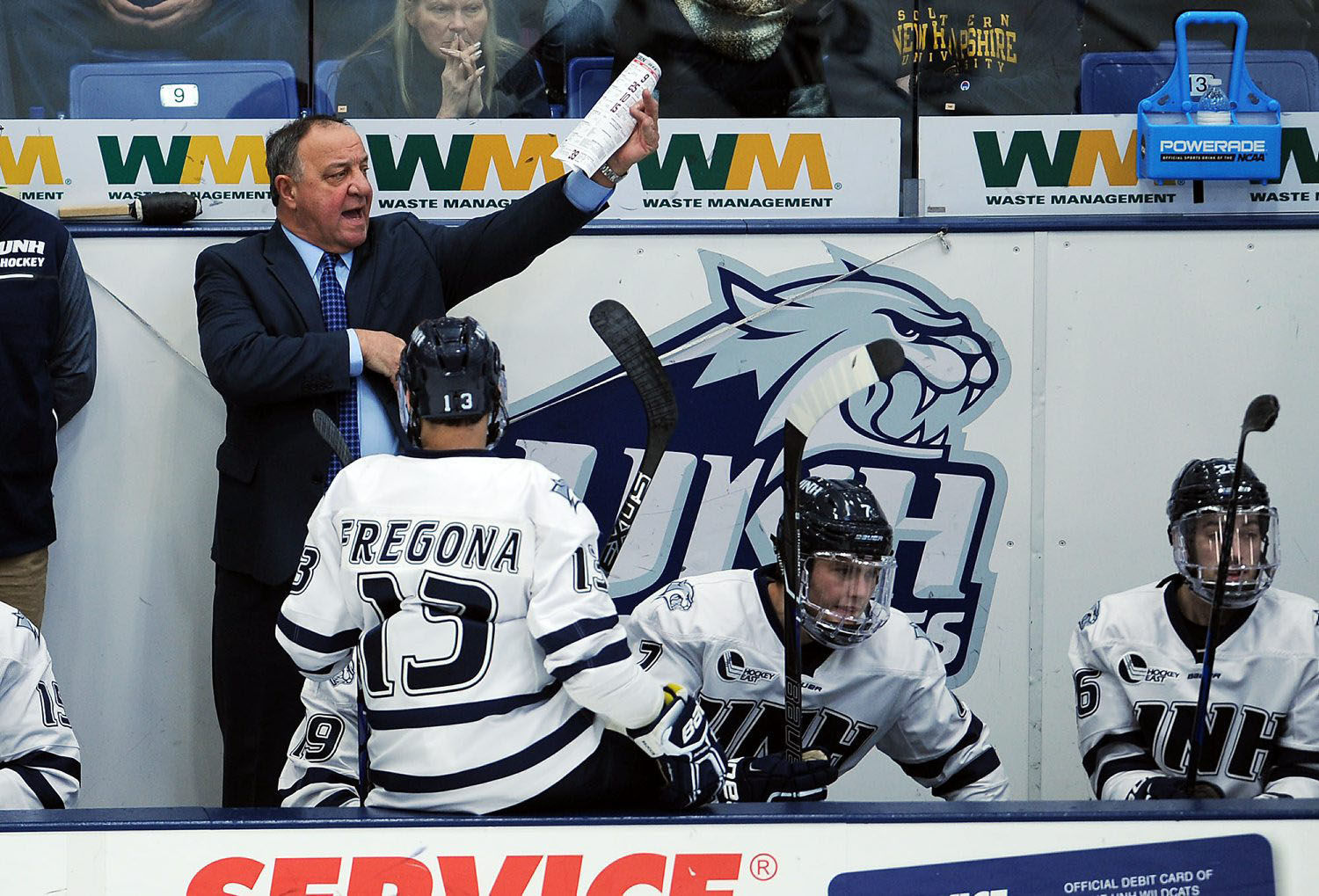 181224-news-picsoftheyear-225UNHHockey3.jpg